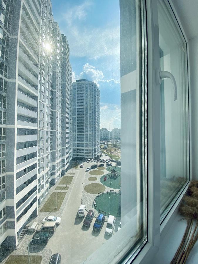 Myfreedom Апартаменти Метро Харківська Kiev Esterno foto